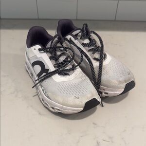 Women’s ON Cloudmonster running shoe, size 8.5